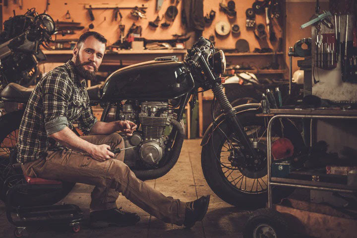 Conseils pour choisir une selle adaptée à sa prépa moto.