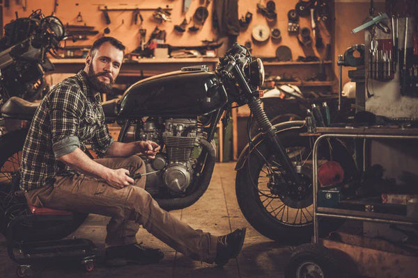 Comment choisir la selle de son Café Racer ? 7 conseils à suivre