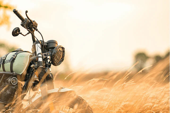Découvrez comment transformer une moto en Scrambler.