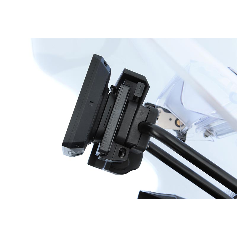 Adaptateur Wunderlich Plug & Ride pour Garmin zūmo XT2/XT3 sur support de navigation BMW d’origine.
