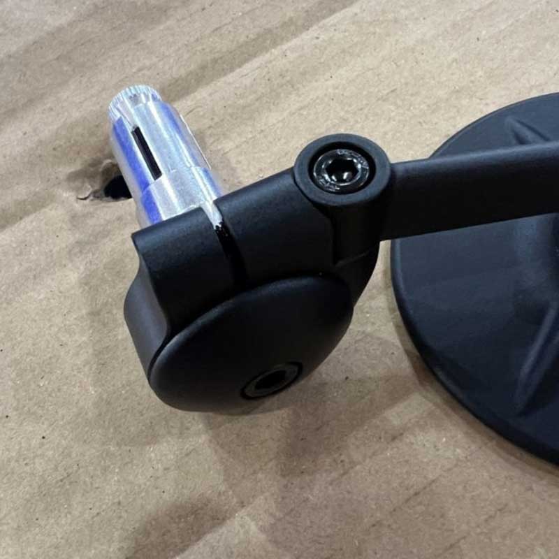 Adaptateur universel de retroviseur embout de guidon Exacta Mounts Motone Customs. Blackpines.fr