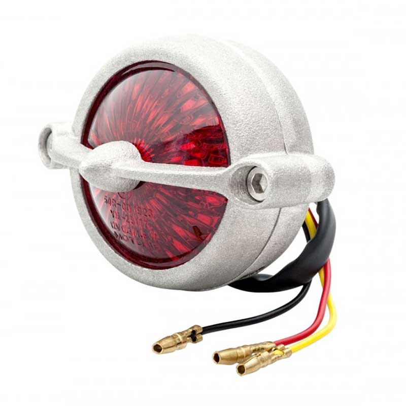 Feu arriere LED homologue BEL AIR shot blast Motone Customs. Blackpines.fr