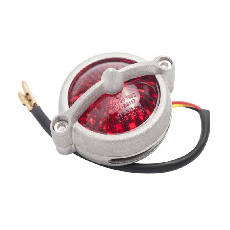 Feu arriere LED homologue BEL AIR shot blast Motone Customs. Blackpines.fr