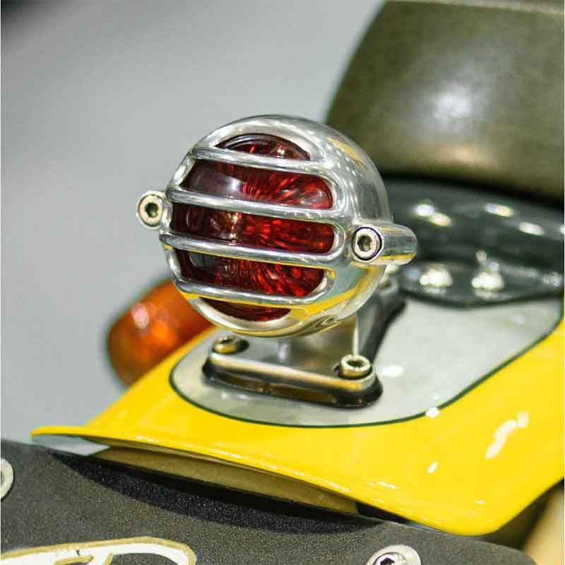 Feu arriere moto LED LECTER Motone Customs. Blackpines.fr