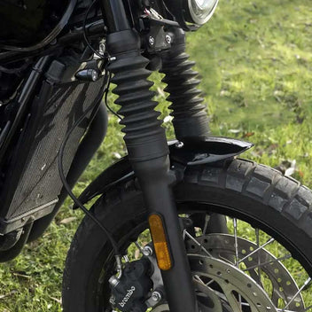 Triumph équipée du garde-boue avant court Bonvent