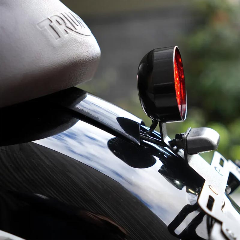 Kit feu arrière LED homologué avec support de plaque Bonvent pour Triumph Bonneville T100LC et T120.