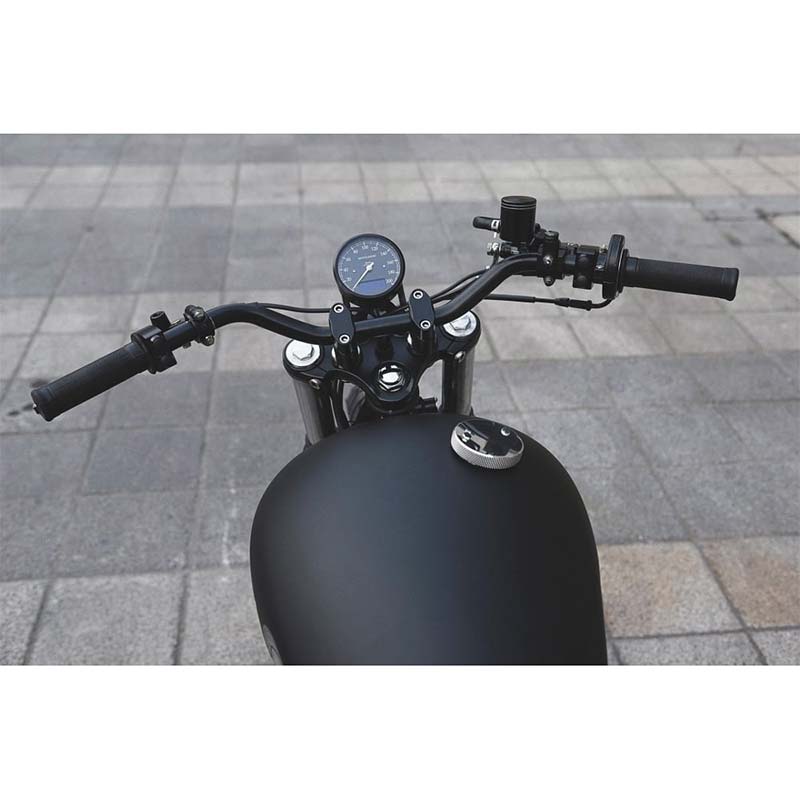 Bouchons reservoir essence moto Motone Customs pour Harley et Triumph. Blackpines.fr