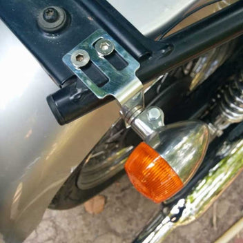 Supports de clignotants polis montage sous selle Motone pour Triumph 2001-2015. Blackpines.fr