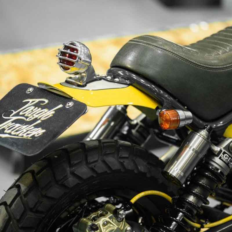 Feu arriere moto LED LECTER Motone Customs. Blackpines.fr