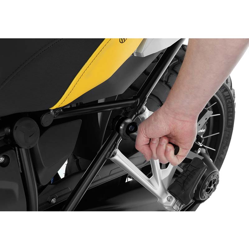 Poignee de levage moto pliante pour BMW GS Wunderlich. Blackpines.fr
