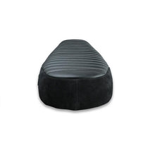 Selle scrambler Classic noire daim pour Royal Enfield Bonvent Motorbikes. Blackpines.fr