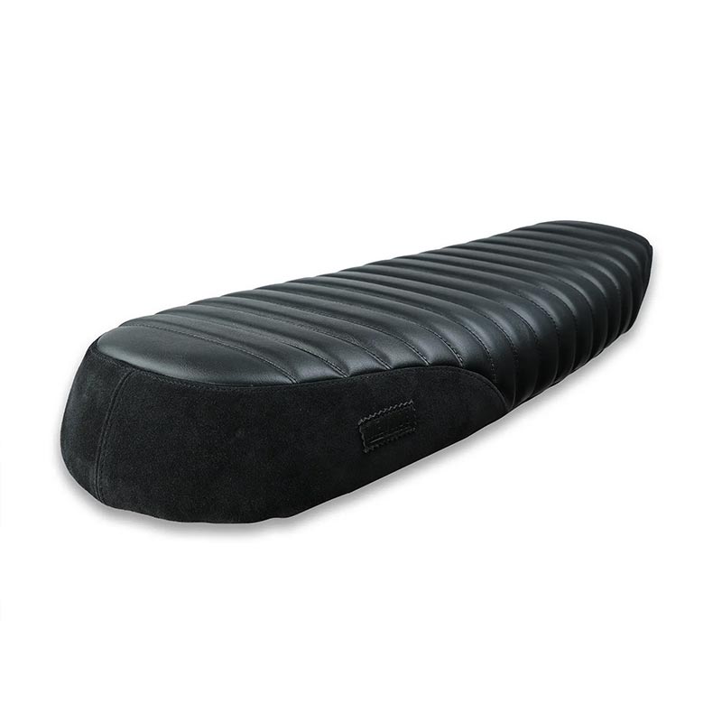 Selle scrambler Classic noire daim pour Royal Enfield Bonvent Motorbikes. Blackpines.fr