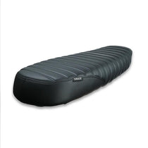 Selle scrambler Classic noire pour Royal Enfield Bonvent Motorbikes. Blackpines.fr