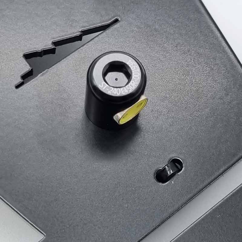 Support de plaque court Blackpines pour Triumph Scrambler 1200 XE et XC. Blackpines.fr