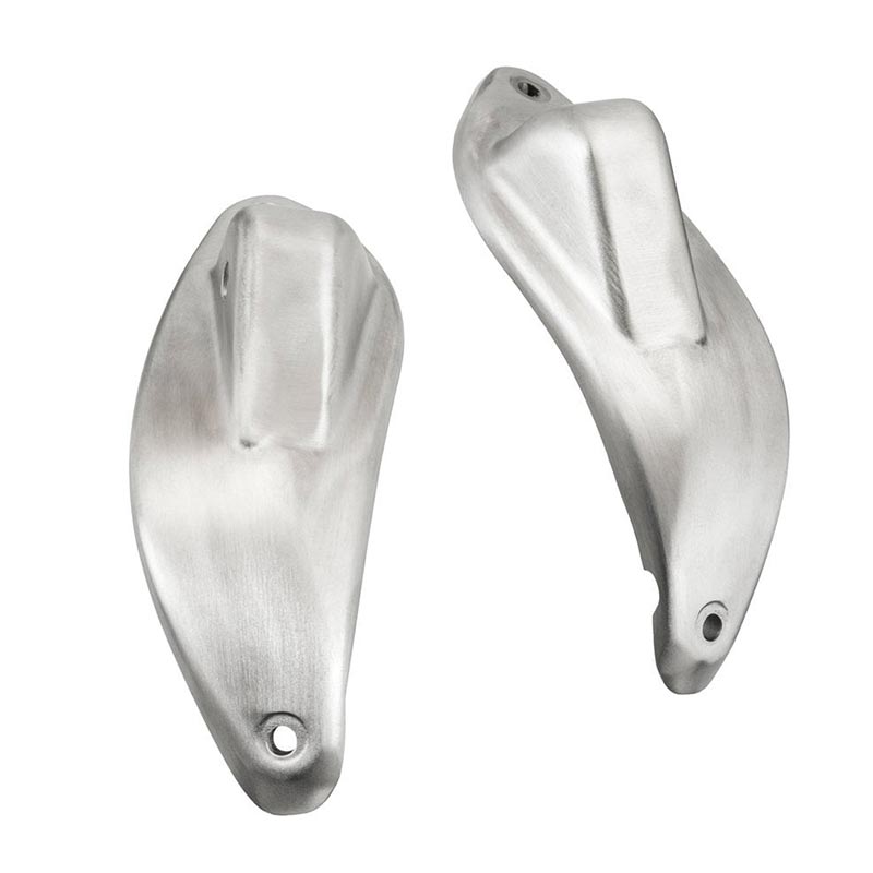 Support feu arriere sous selle brosse Motone Lamprey pour Triumph Bobber. Blackpines.fr
