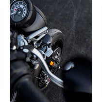 Support clignotants moto Motone Customs pour Triumph LC. Blackpines.fr