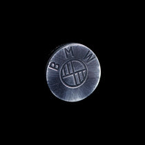 Badge Ex-Motorcycle de capot de selle brosse raye noir pour BMW R NineT. Blackpines.fr