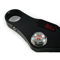 Ecrou de colonne de direction avec bouton poussoir et LED rouge Rebelmoto pour fourche BMW  R100R et R80R. Blackpines.fr