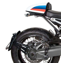 Support de plaque noir Side Classic Barracuda pour BMW R nineT. Blackpines.fr