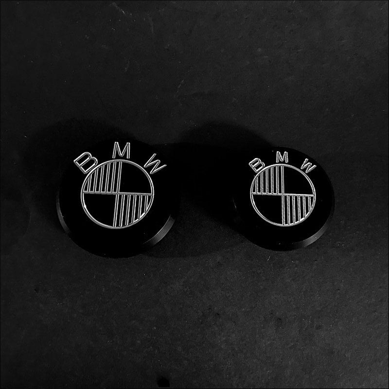 Cache noir axe bras oscillant BMW RnineT Ex-Motorcycle. Blackpines.fr