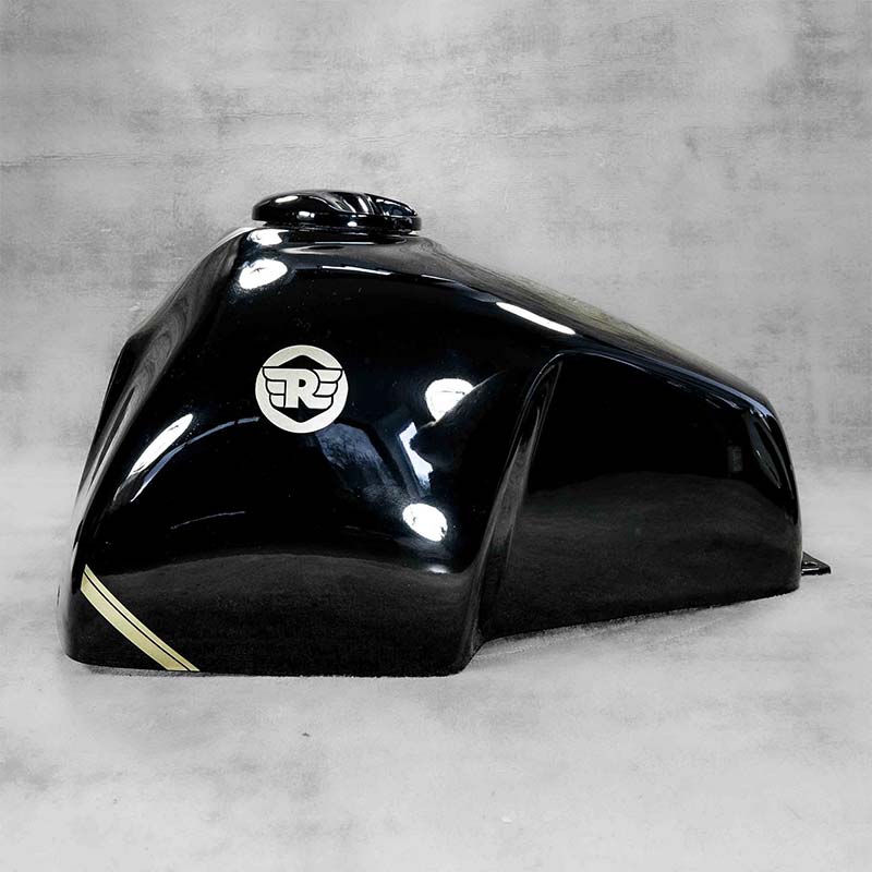 Cache reservoir moto noir pour Interceptor. Blackpines.fr