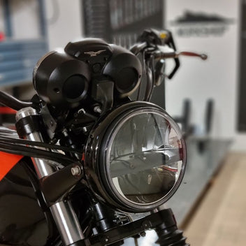 Phare avant moto avec optique LED Type 1  blackpines.fr  blackpines.fr